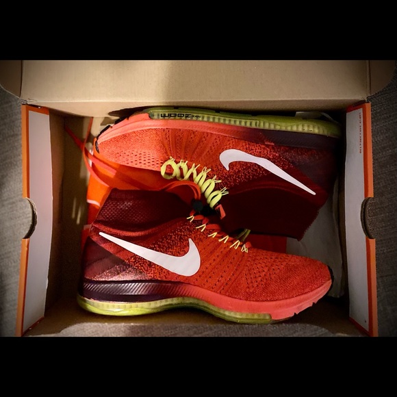 Nike All out Zoom Flyknit Crimson size 9